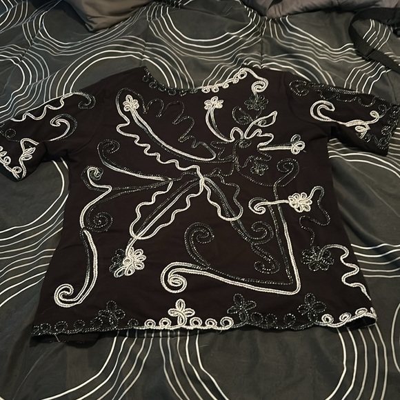 Black Blouse with design - Picture 4 of 4